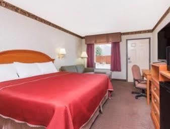 Travelodge By Wyndham Chattanooga/hamilton Place Motel 2*