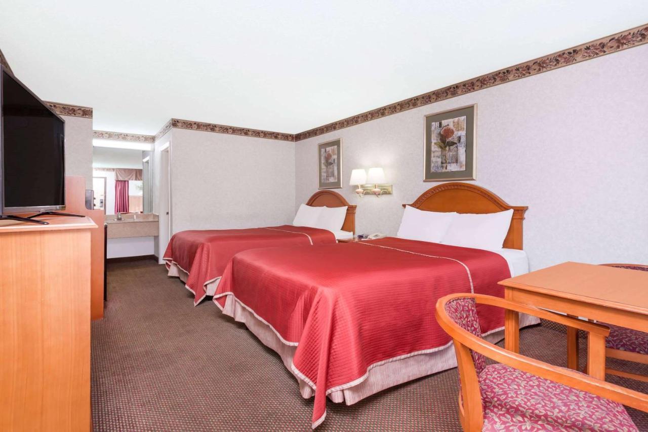 Travelodge By Wyndham Chattanooga/hamilton Place 2*